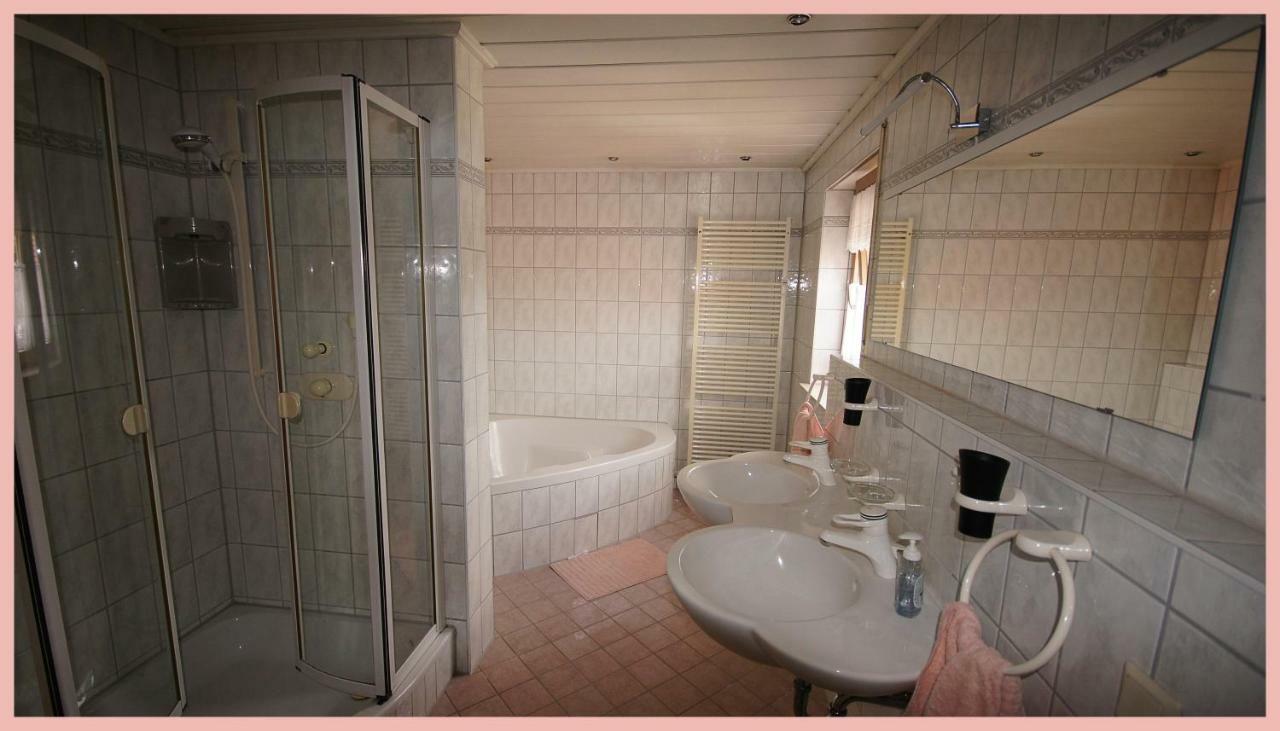 Double Two Lodge Kappel-Grafenhausen Eksteriør billede